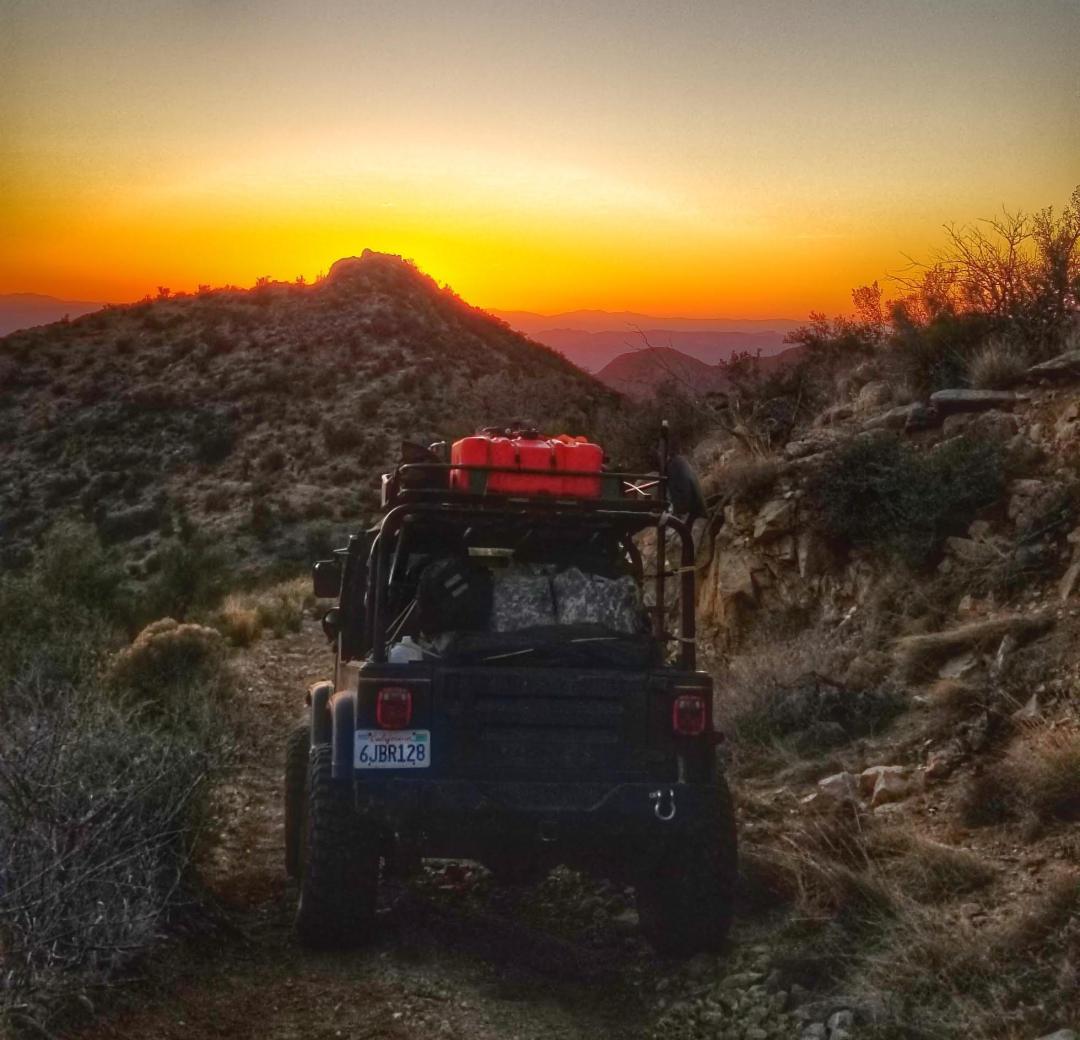 sunset arizona beautifgul explore jeep tour